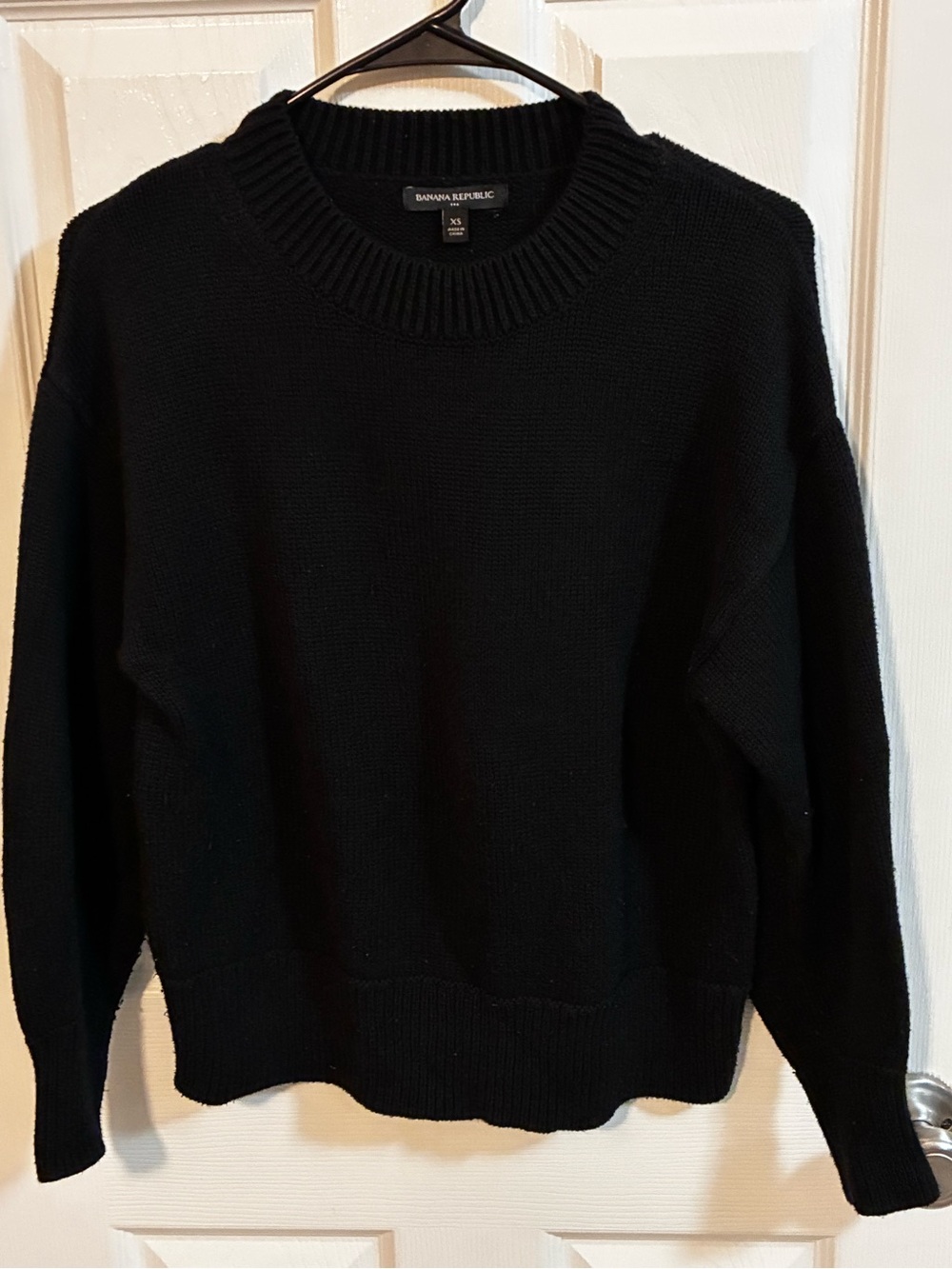 Banana Republic Women’s Black Crewneck Knit Sweater